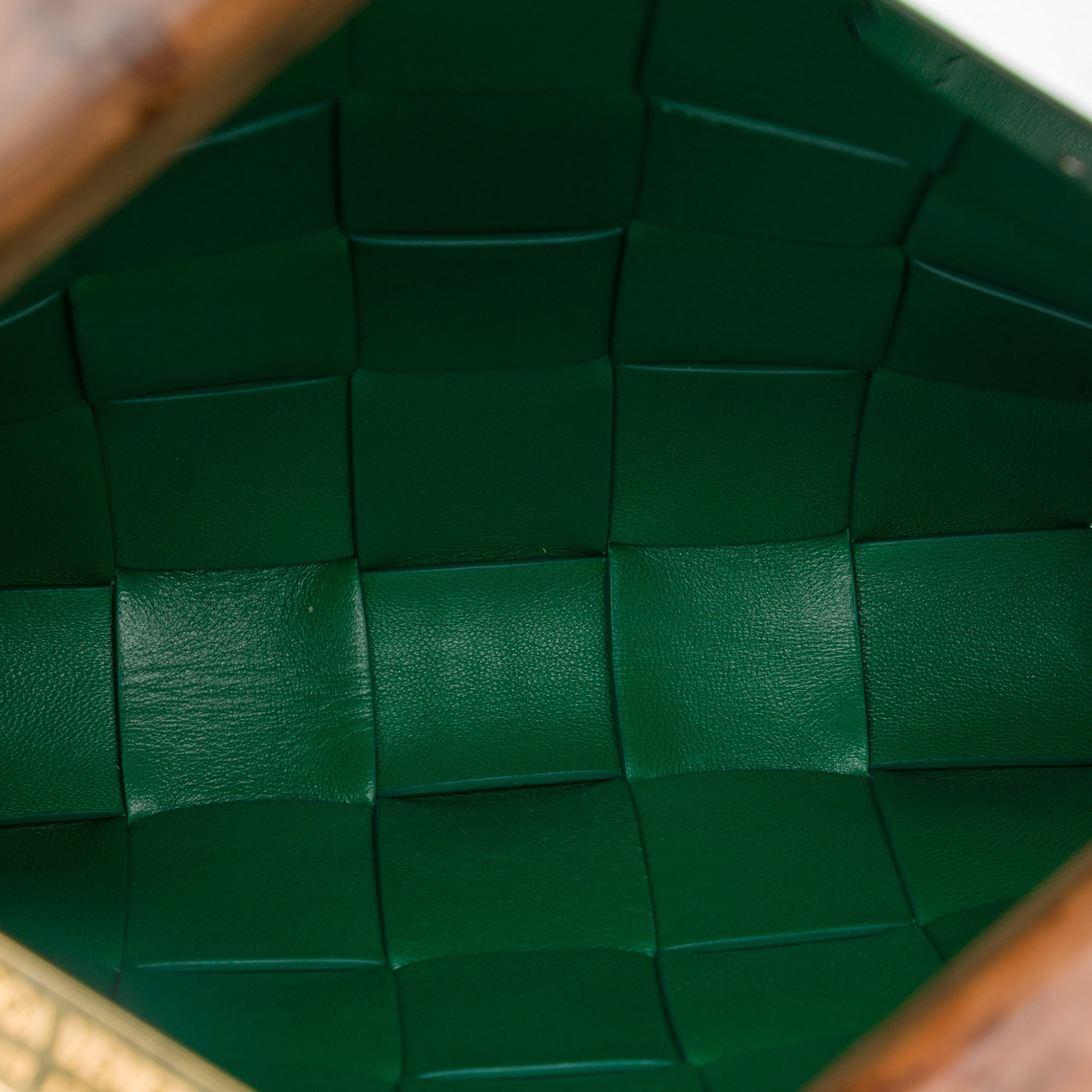 Pre-Loved Bottega Veneta Lambskin Maxi Intrecciato The Snap Clutch, Green